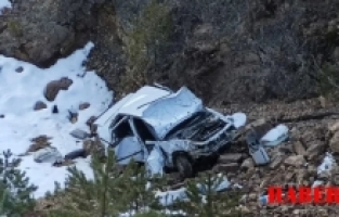 Uçuruma yuvarlanan otomobilin sürücüsü hayatını kaybetti