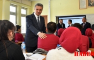 Vali Baruş, Kelkit’te öğrencilerle buluştu