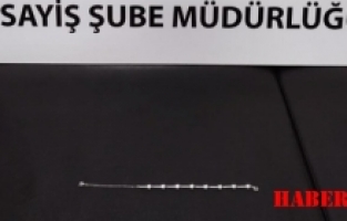 Bileklik hırsızları yakalandı