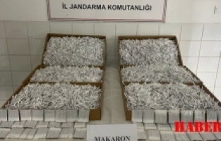 Jandarma hacizli araçta 16 bin kaçak makaron ele geçirdi