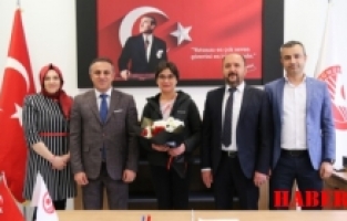 Lisansüstü enstitüsünde bayrak değişimi