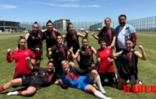 GÜ Kadın Futbol Takımı Türkiye üçüncüsü oldu