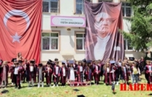 Torul’da minik öğrencilerden yıl sonu okul öncesi şenliği