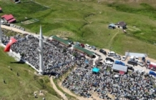 Binlerce kişi Kadırga Yaylası’nda Otçu Şenliği için bir araya geldi