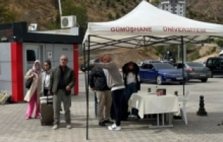 Gümüşhane Üniversitesi Öğrencileri Otogarda Karşılıyor