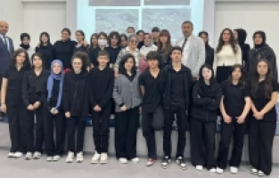 Güzel Sanatlar Lisesi’nde Ressam Güzin Arısoy Söyleşisi