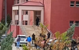 Üniversitede rehine krizi