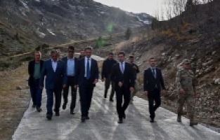 Vali Baruş, Artabel Gölleri Tabiat Parkı yolunda incelemelerde bulundu