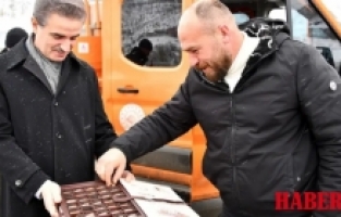 Gümüşhane’de kar nöbeti: Vali Baruş ekiplerle bir araya geldi