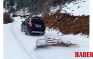 Gümüşhane’de Kardan Kapanan Yola Pratik Çözüm