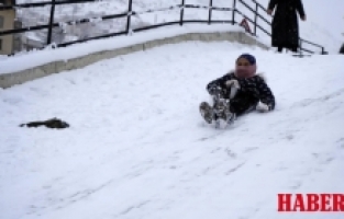Tatili fırsat bilen çocuklar sokaklara akın etti