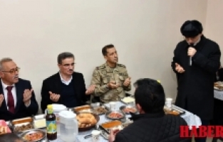 Gümüşhane’de 22 Yıllık Gönül Sofrası: Vali Baruş Yolcularla İftar Açtı