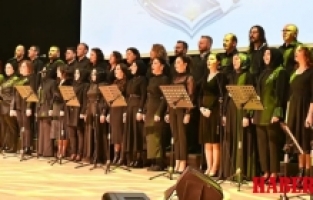 Gümüşhane’de sahne öğretmenlerin! Maarif Korosu’ndan unutulmaz sanat gecesi