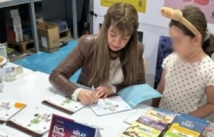 Gümüşhane’nin Gururu: Gülay Çelikel Çubukçu Tudem Edebiyat Ödülleri’nde Türkiye Şampiyonu!