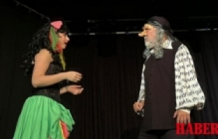 Ödüllere Doymayan Oyun "Cyrano Rock" Gümüşhane Sahnesinde