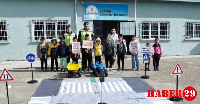 Gümüşhane'de Minik Sürücülere Trafik Eğitimi