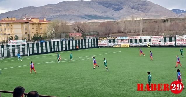 Kelkit Hürriyetspor, Evinde Silivrispor’a 2-0 Mağlup Oldu