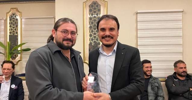 Doç. Dr. Ersin Diker  Dijital Dünyayı Anlattı; “İyi Bir Sosyal Medya Okuryazarı Olmalıyız”