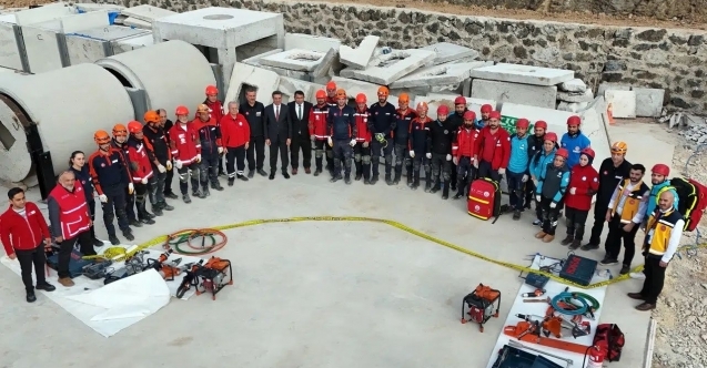 Gümüşhane'de gerçeğini aratmayan deprem tatbikatı