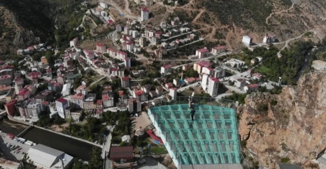 Torul Kalesi Cam Seyir Terası 2025’te 100 Bin Ziyaretçiyi Ağırladı