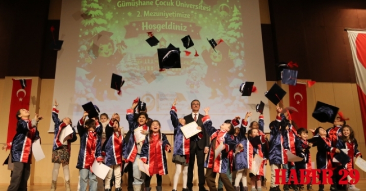 Çocuk Üniversitesi’nde Kep Sevinci: 24 Minik Öğrenci Mezun