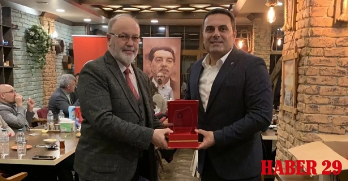 Eğitim-Bir-Sen’den Gümüşhane Üniversitesi’nin zirvedeki akademisyenlerine plaket