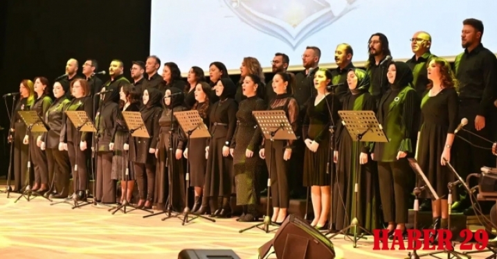 Gümüşhane’de sahne öğretmenlerin! Maarif Korosu’ndan unutulmaz sanat gecesi