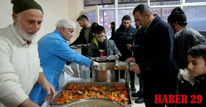 Kırıklı'da çeyrek asra dayanan iftar geleneği: 22 yıldır yolculara sofra kuruluyor