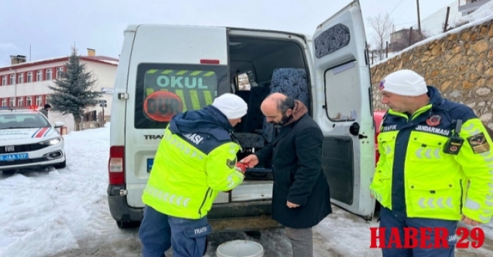 Trafik Jandarmasından Okul Servislerine Sıkı Denetim